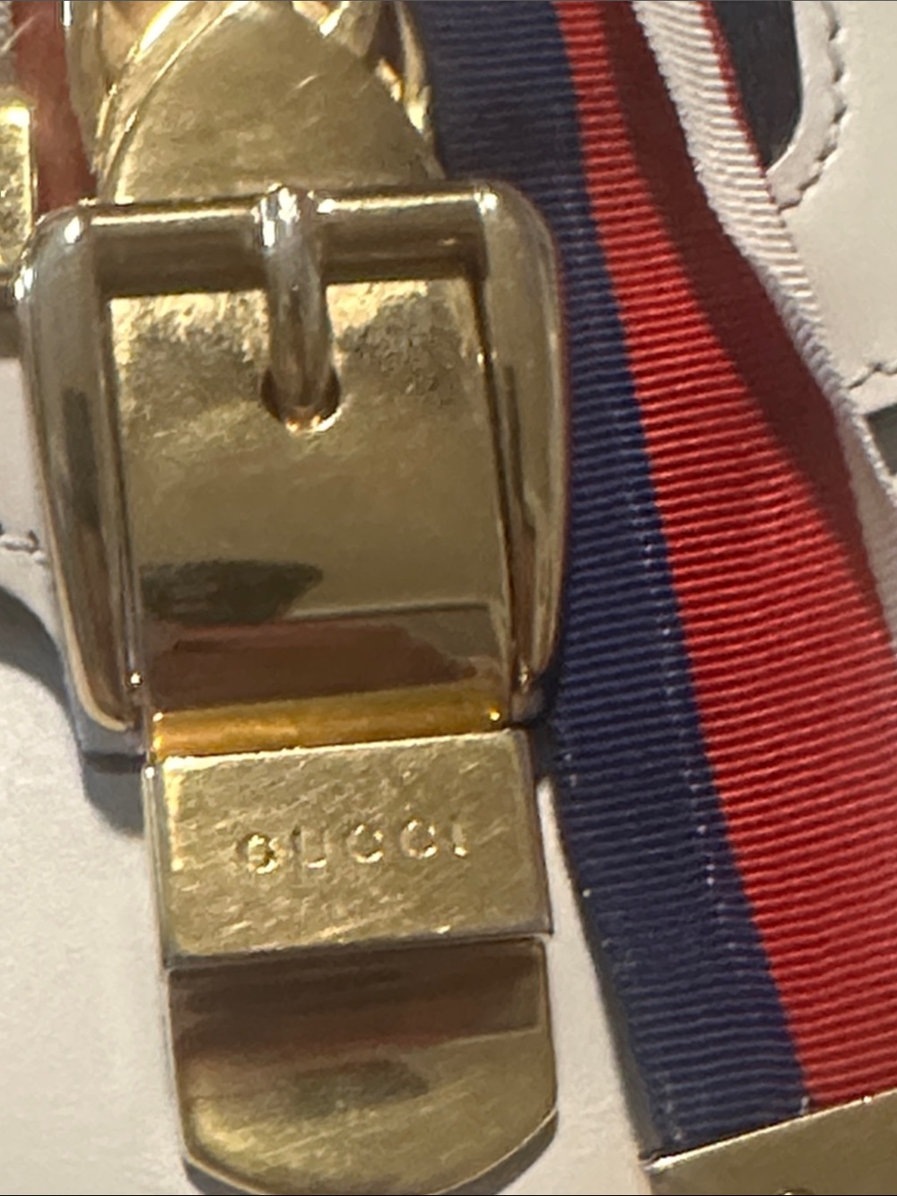 Gucci Cream Leather Shoulder Bag with Gold Hardware - Picture 2 of 4